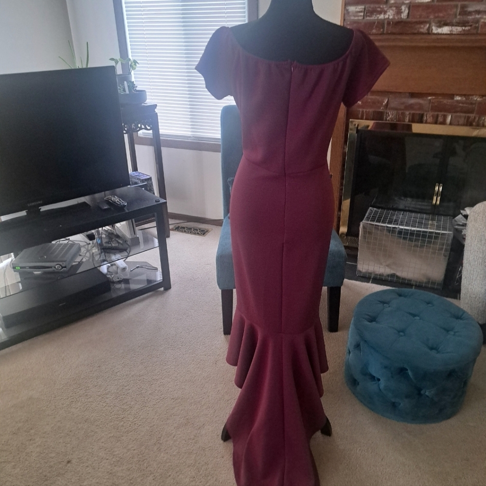 Clothes - Picture 3 of 4